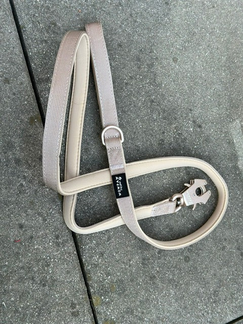 Taktische Hundeleine ULTRA LIGHT XXS Beige Edition – 1,5 m mit Mini-Froschkarabiner