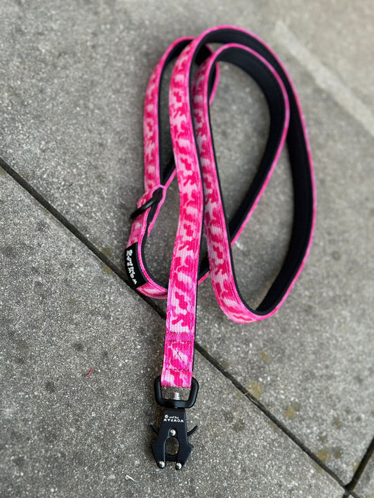 Taktische Hundeleine ULTRA LIGHT XXS Pink Camouflage – 1,5 m mit Mini-Froschkarabiner