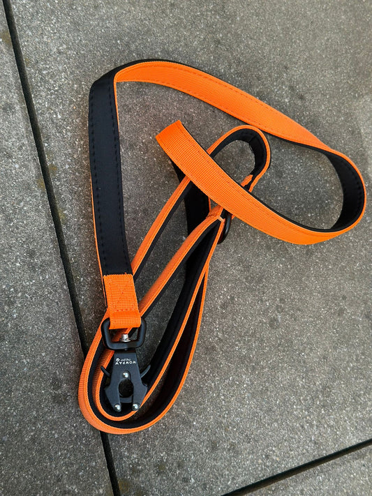 Taktische Hundeleine ULTRA LIGHT XXS Neonorange – 1,5 m mit Mini-Froschkarabiner