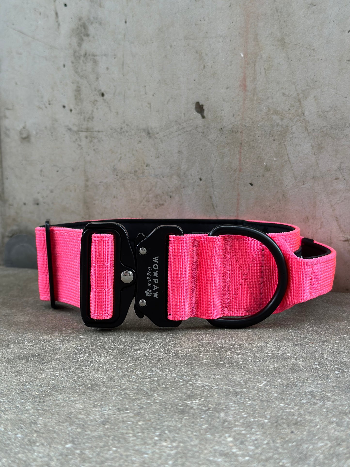 Taktisches Hundehalsband Neonpink S Bestickt