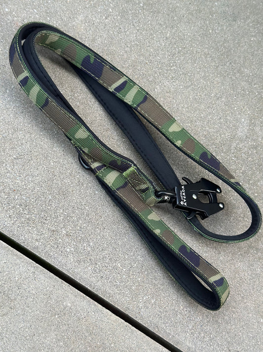 Taktische Hundeleine XS/XXS mit Froschkarabiner Länge 1,2m, Army Green Camouflage