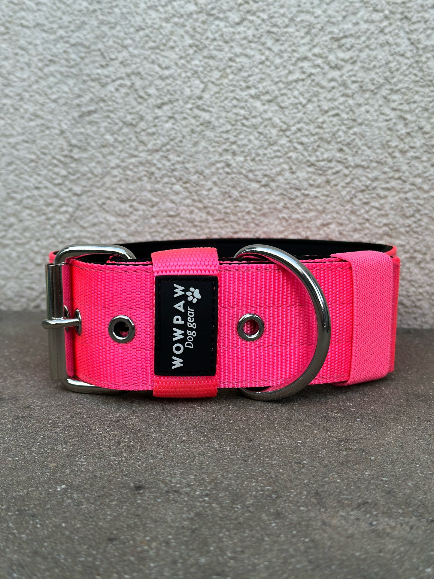 Hochwertiges Basic Hundehalsband Neonpink Größe S