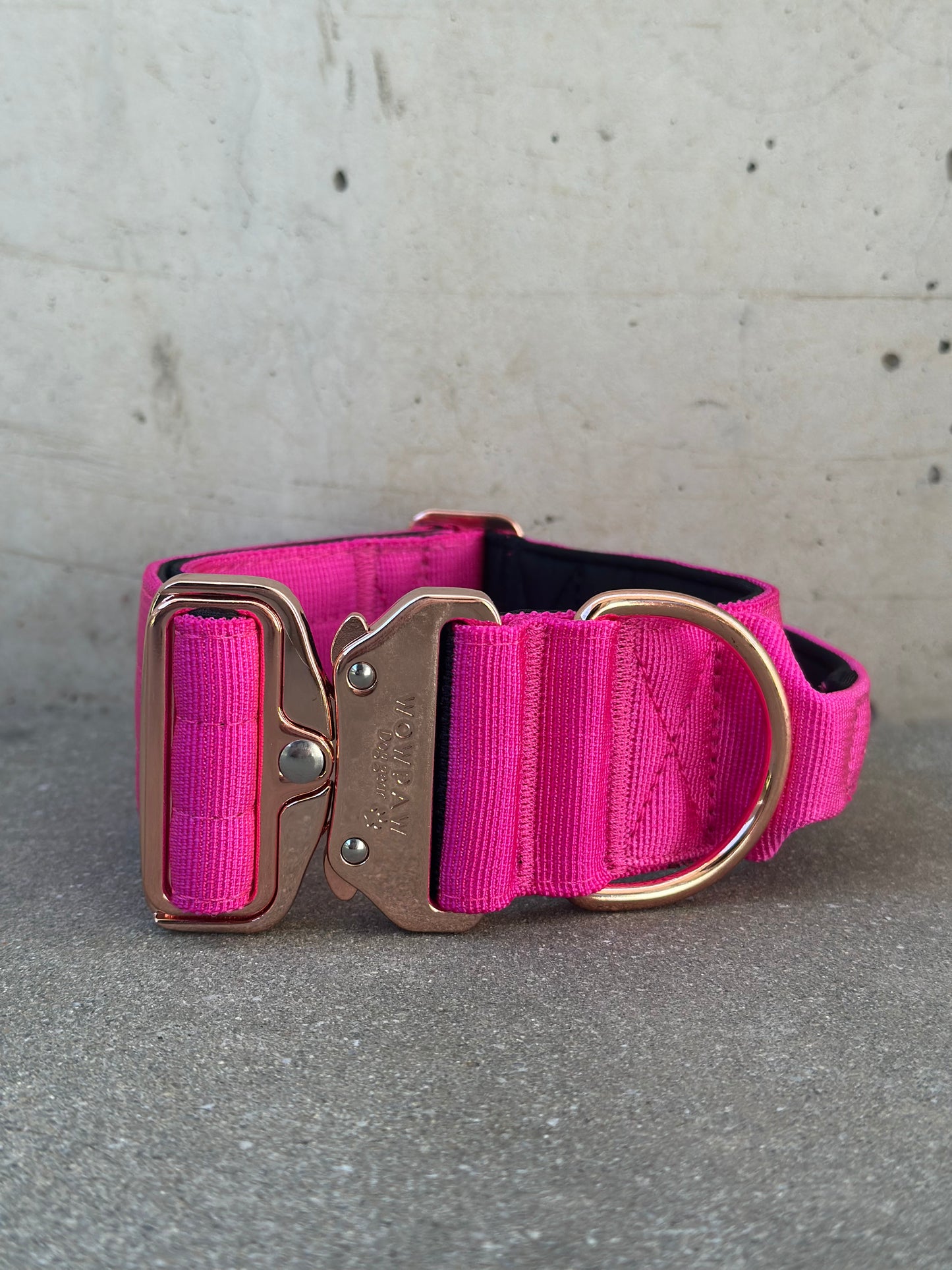 Hochwertiges taktisches Hundehalsband mit Griff Magenta X Rosegold Größe M