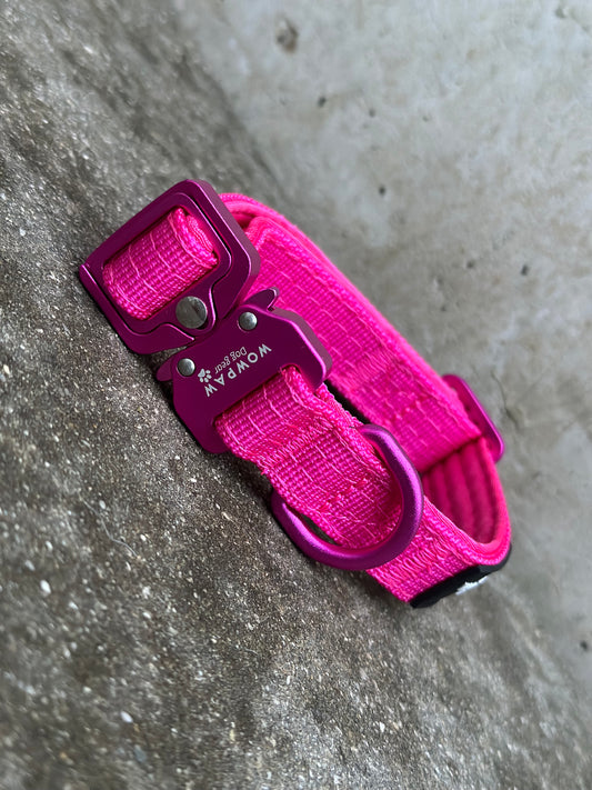 Hochwertiges taktisches Hundehalsband XS 2cm Magenta Edition