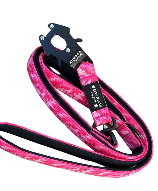 Taktische Hundeleine mit Froschkarabiner 360° drehbar Länge 1,8m Pink-Camouflage